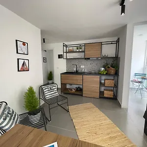 Vela 4 Sarandë