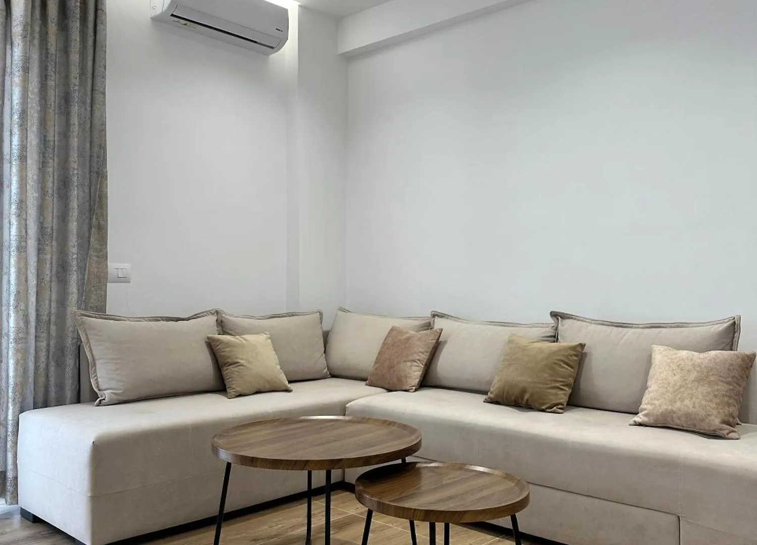 Rubi Apartments Sarande